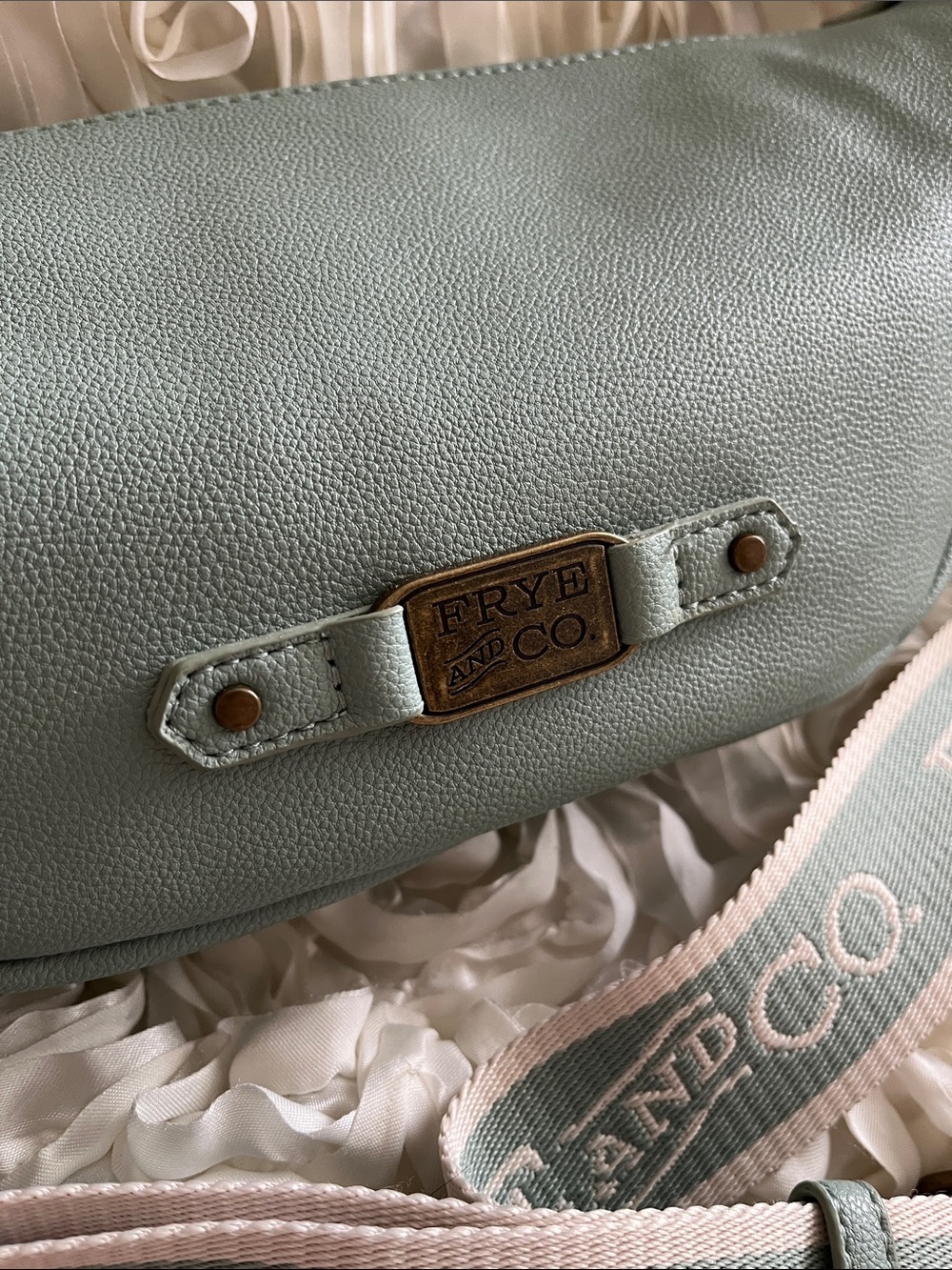Frye & Co. Spencer Chic Sling Bag - Picture 4 of 9